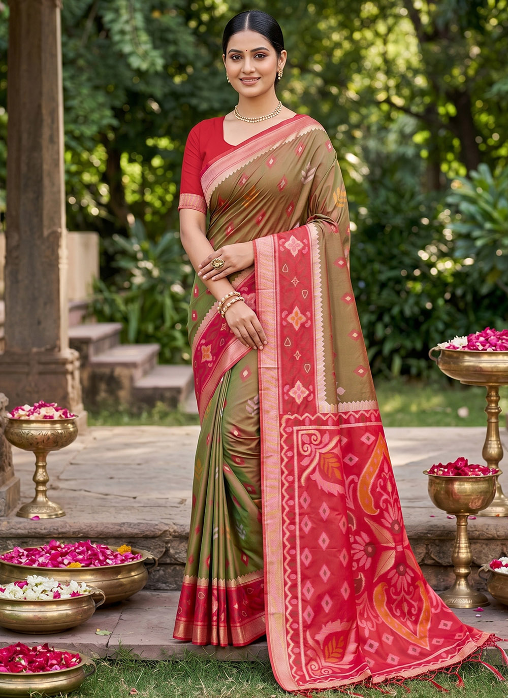 Green Woven Silk Classic Saree - Buy Online