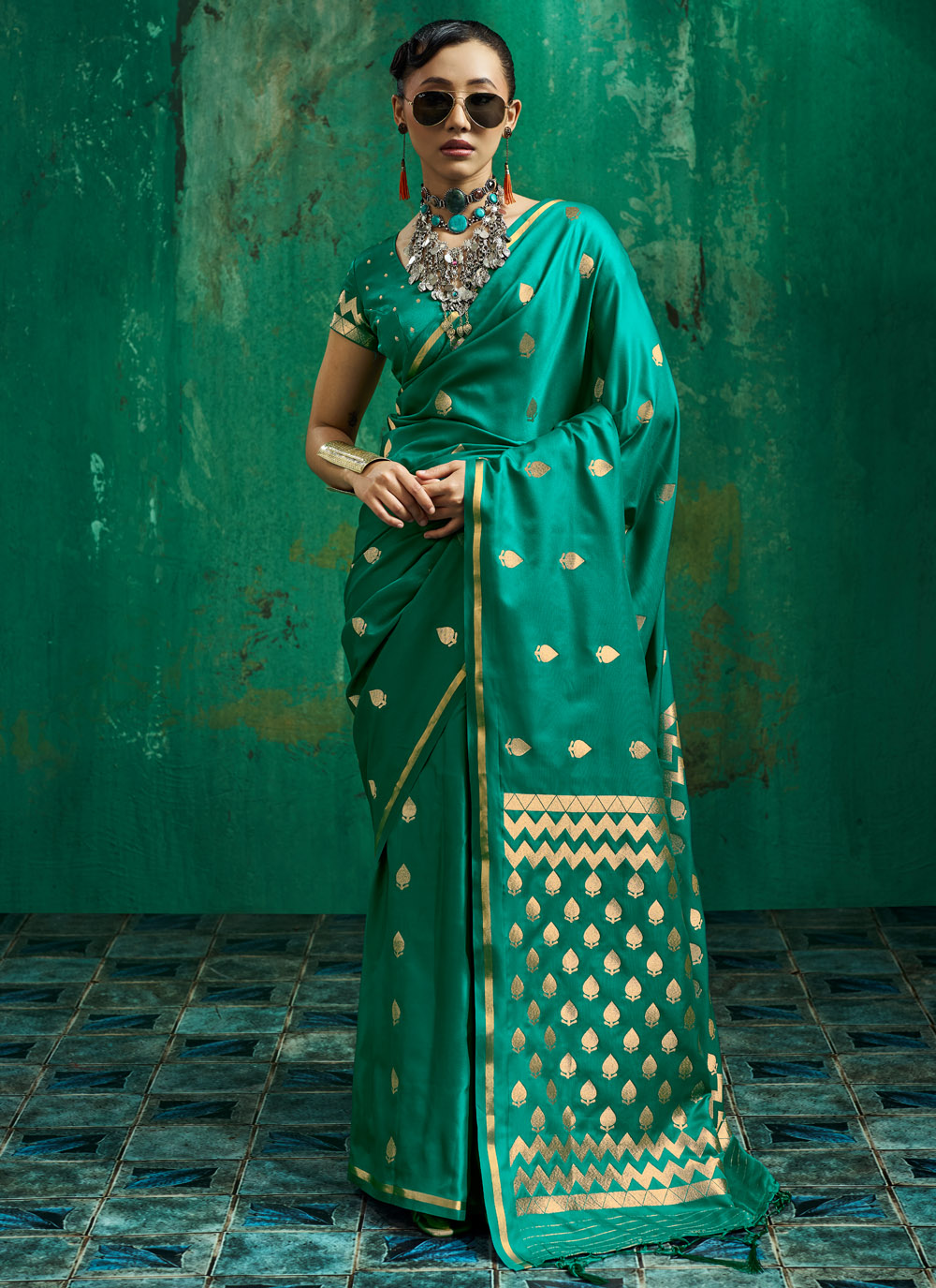 Satin Handloom Weaving Work Green Traditional Saree - Buy Online