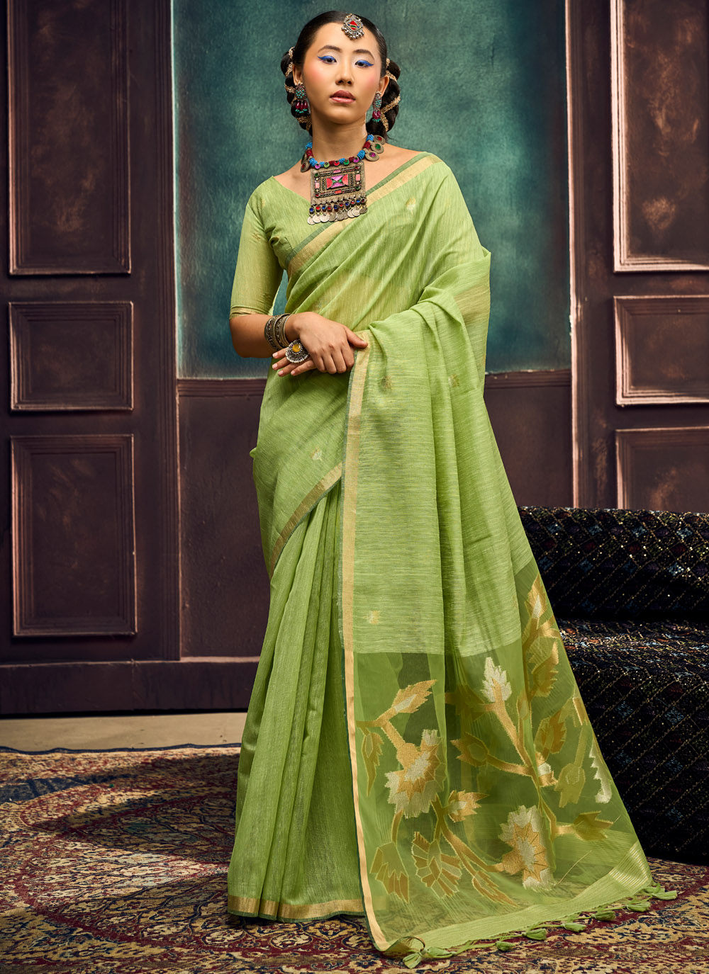 Weaving Handloom Silk Green Festival Trendy Saree - Buy Online