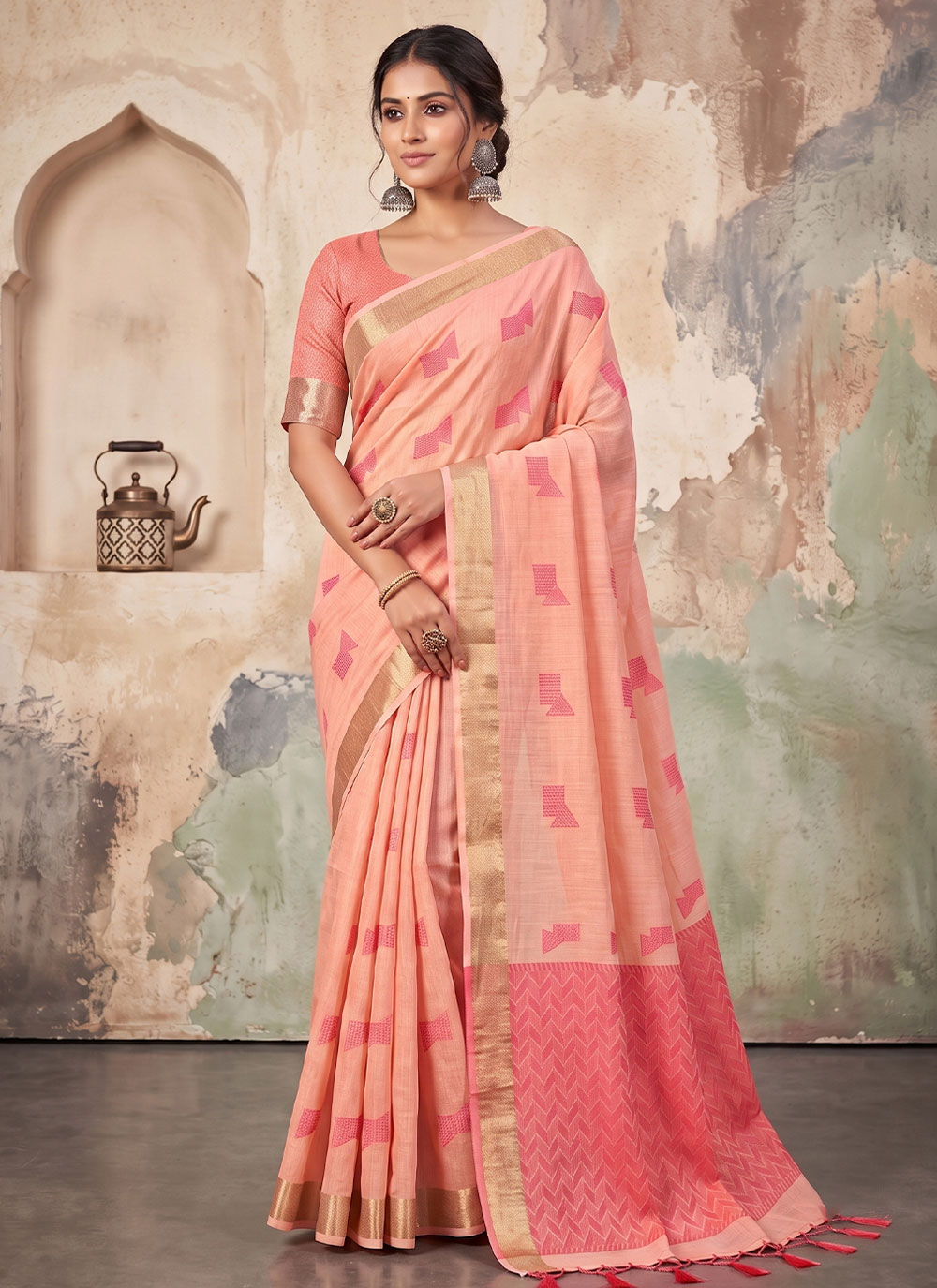 Woven Linen Peach Trendy Saree for Casual - Buy Online