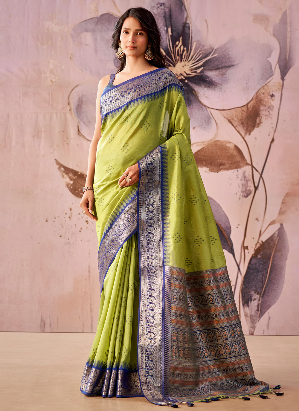 Green Tissue Silk Jacquard and Zari Weaving Classic Saree - Buy Online
